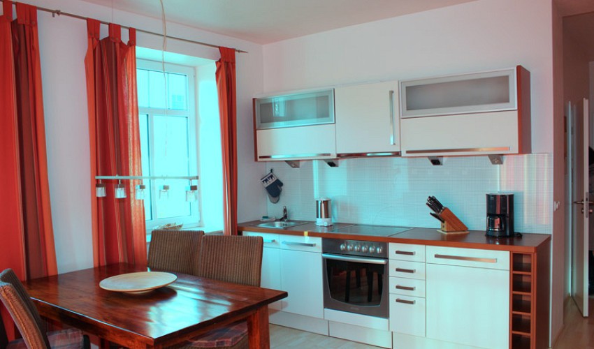 Küchenzeile mit Herd & Geschirrspüler