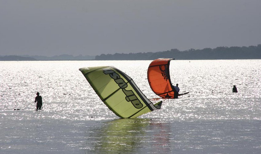 Kitesurfer auf dem Salzhaff
