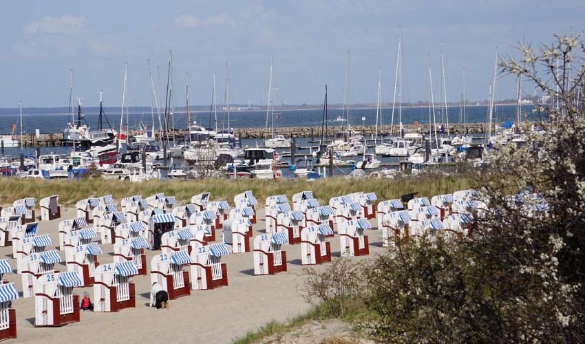 Blick zum Yachthafen