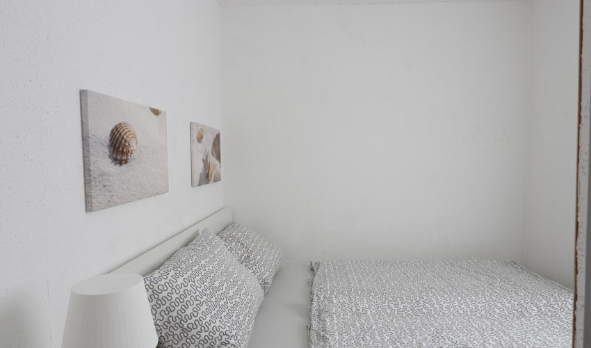 Schlafzimmer mit Doppelbett