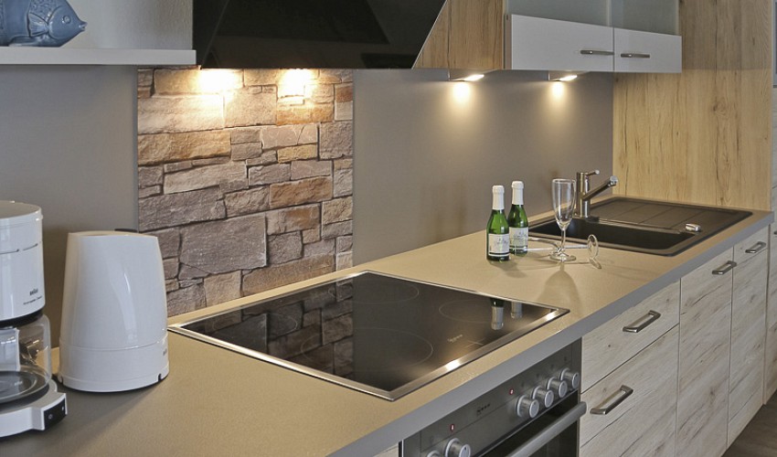 voll ausgestattete Küchenzeile