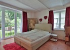 großes Doppelbett