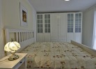 Schlafzimmer mit Doppelbett