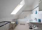 Bad mit Wanne im OG