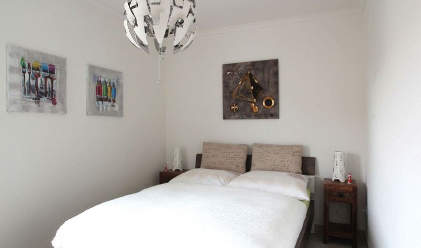 2. Schlafzimmer