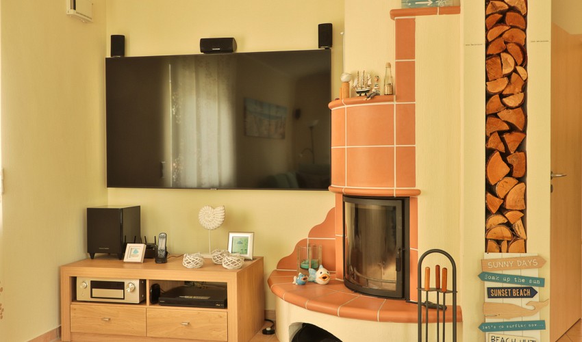 Riesen TV und Kamin