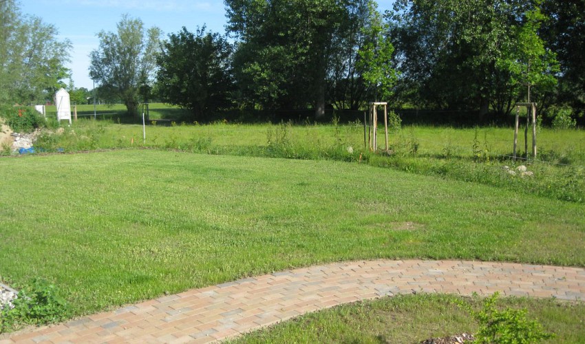 großzügiger Garten