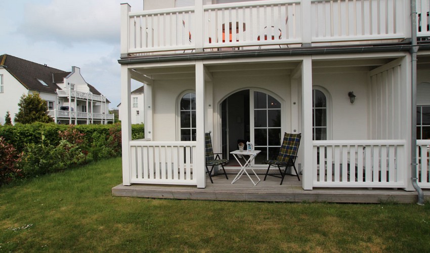 möblierte Terrasse