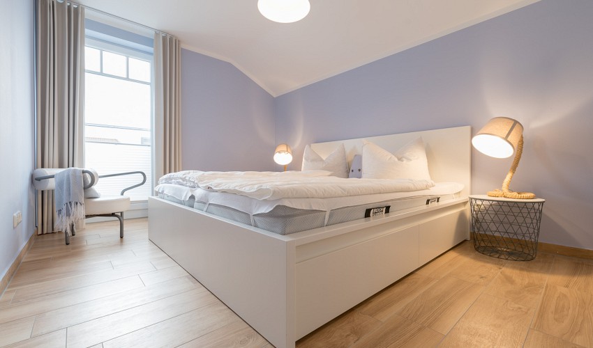 Schlafzimmer 1