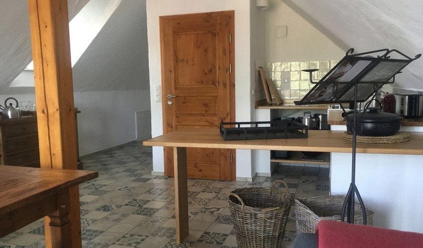 Blick zur offenen Küche