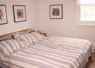 Schlafzimmer mit Doppelbett