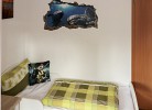 Einzelbett i Schlafzimmer für ein Kind