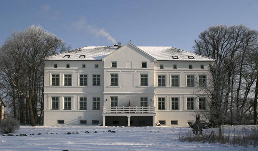 die Rückansicht des Herrenhauses