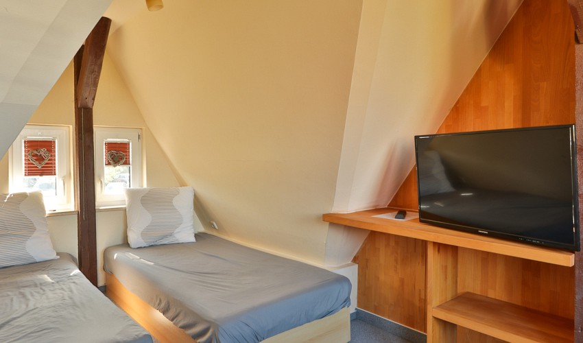 Liegen im kleinen Zimmer