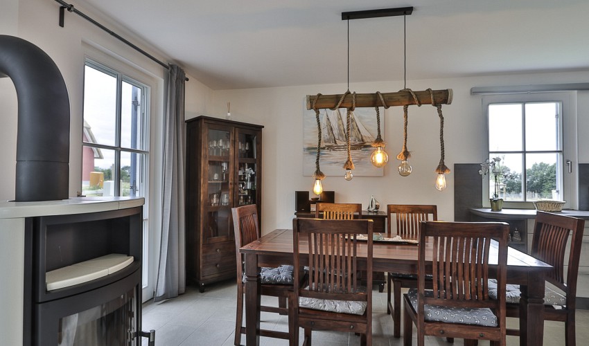 Wohnzimmer mit Kamin