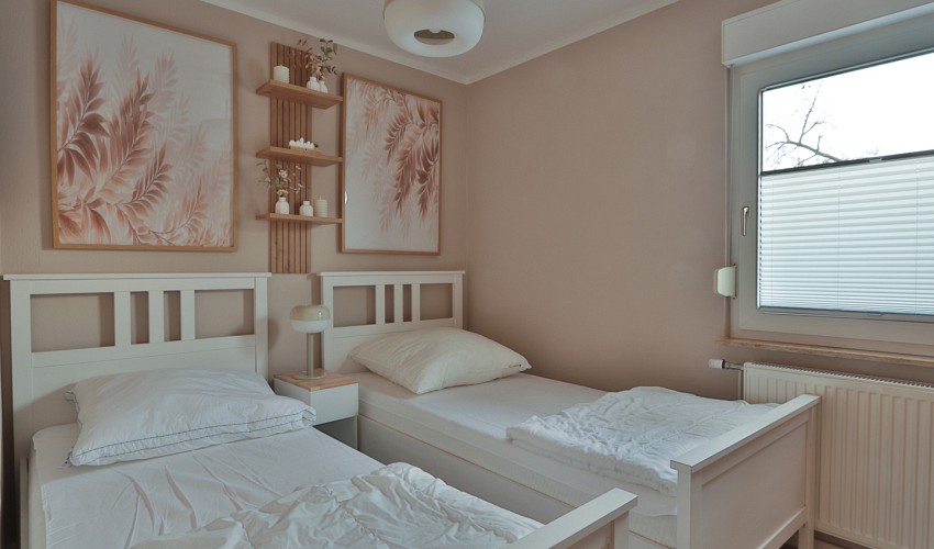 Schlafzimmer 2