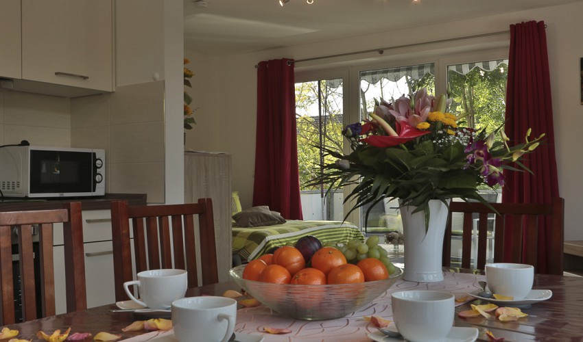 voll ausgestattete Küchenzeile