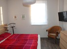 Schlafzimmer mit Doppelbett