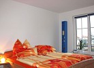 Schlafzimmer mit Doppelbett