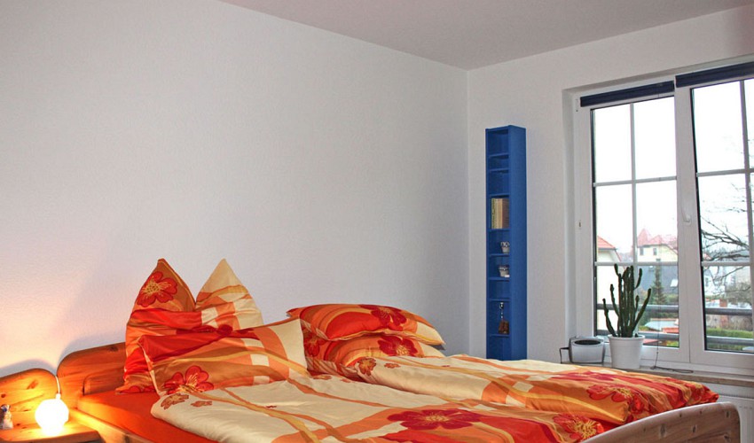 Schlafzimmer mit Doppelbett