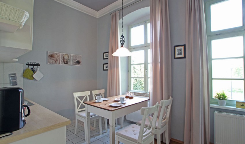 Essplatz mit Blick ins Dorf