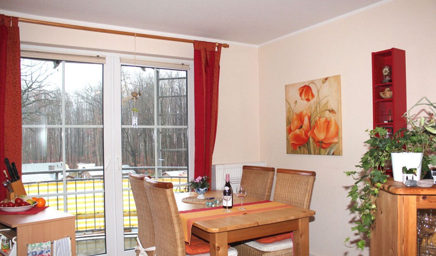 moderne Wohnung mit Balkon
