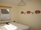 Schlafzimmer mit Doppelbett
