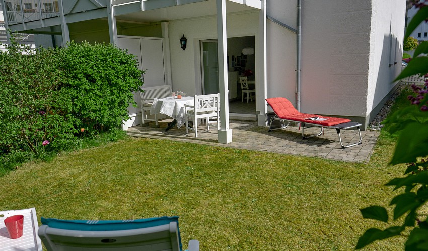 Blick von aussen auf Terrasse