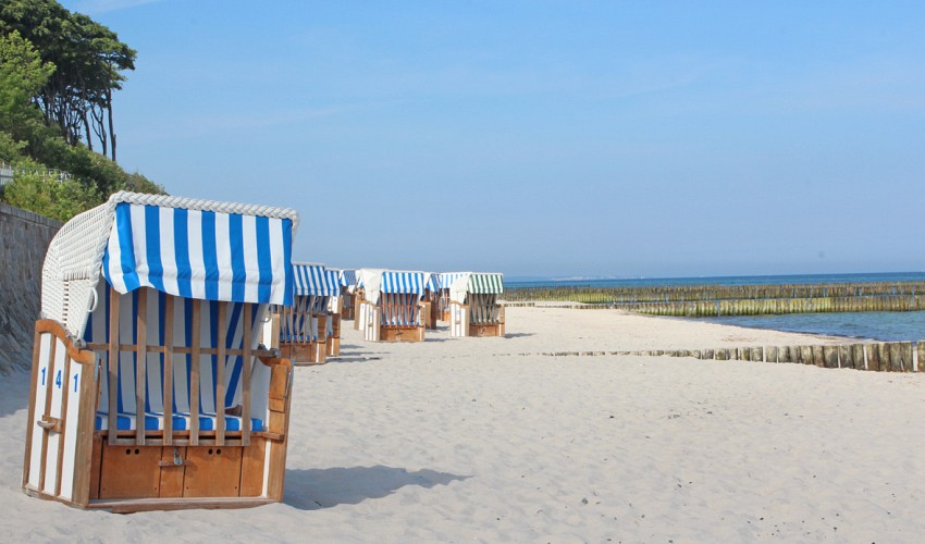 Strand mit Strandkörben