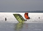 Kitesurfer auf dem Haff