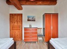 Komode und Kleiderschrank