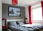 Schlafzimmer mit Doppelbett