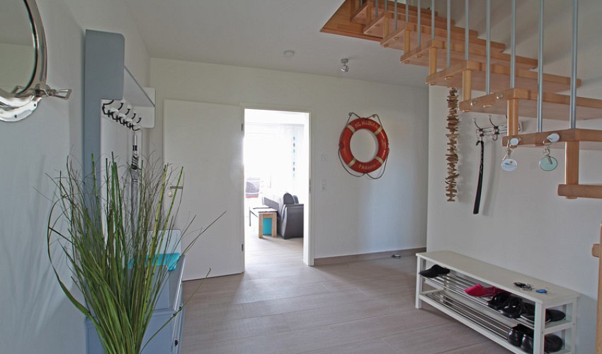 Flur mit Treppe zu den Schlafräumen